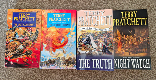 Terry pratchett discworld - pratchett,