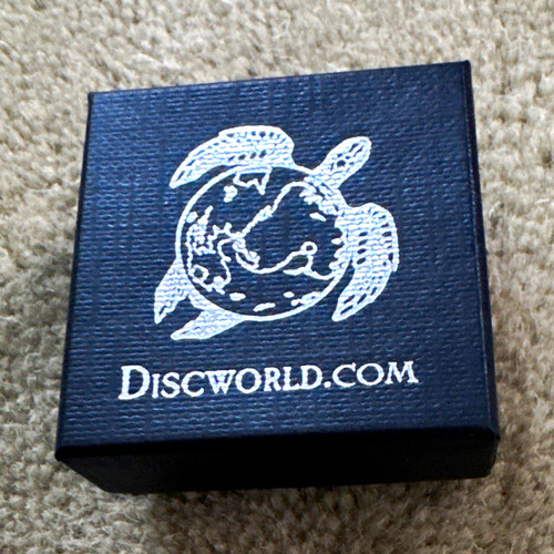 Discworld enamel pin - enamel, badge
