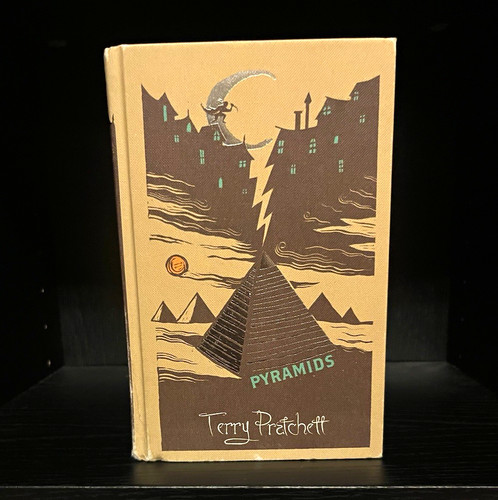 Terry pratchett pyramids - terry,