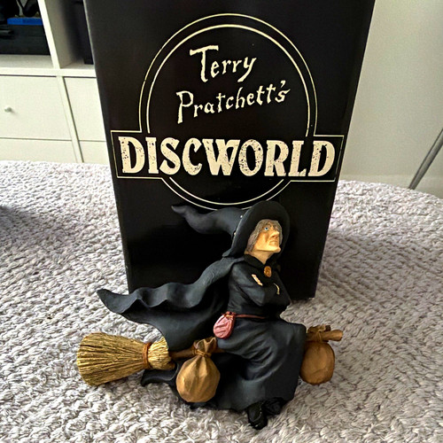 Discworld witch broomstick - discworld, on